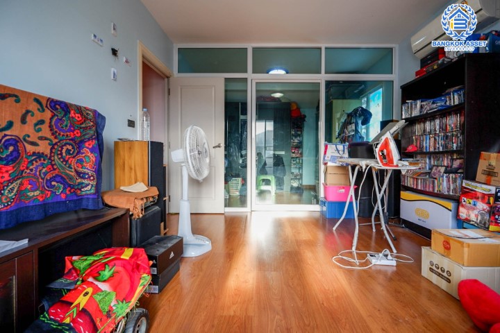 *****บ้านเดี่ยวมือสองย่านนนทบุรี ม.โฮมเพลสเดอะพาร์ค รัตนาธิเบศร์ เนื้อที่กว้าง 52 ตร.ว. ฟังก์ชัน 3 ห้องนอน 2 ห้องน้ำ ที่จอดรถ 2 คัน บ้านพร้อมอยู่ แถมฟรีเฟอร์นิเจอร์แบบจัดเต็ม! โครงการตั้งบนทำเลเดินทางสะดวก ใกล้รถไฟฟ้าสายสีม่วง "สถานีบางพลู" และทางด่วน "กาญจนาภิเษก" จองเลย!